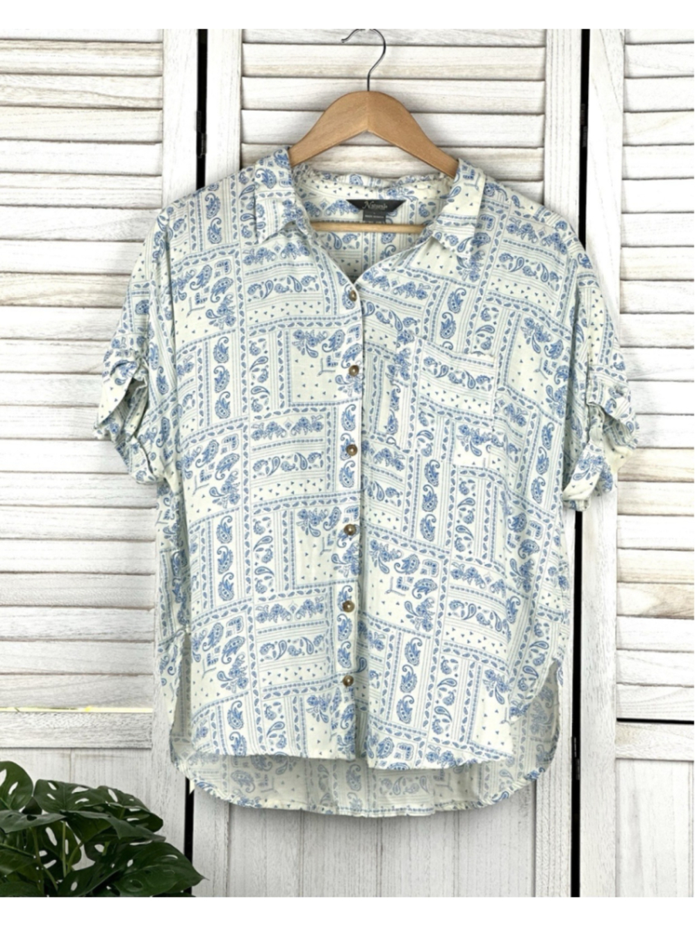 Natural Reflections Blue Paisley Women’s Extra Soft Button Down Shirt Large
